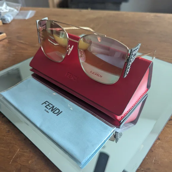 Fendi Gold Glasses with Red Case - www.joarbit.com display picture 2